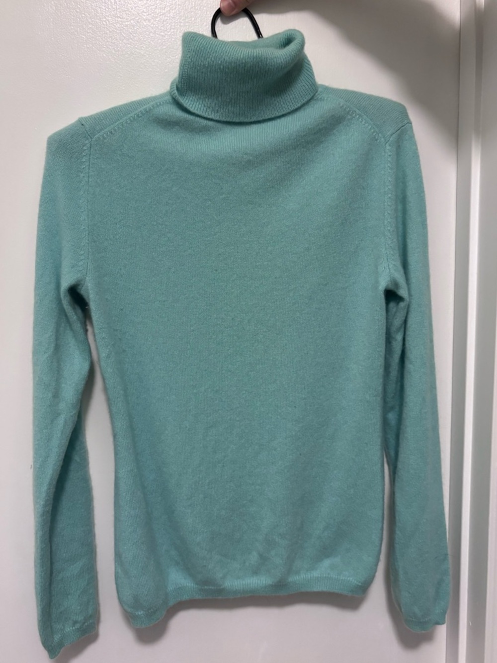 Women's Vintage Mint Green Turtleneck Cashmere Blend Sweater, Soft Fitted
